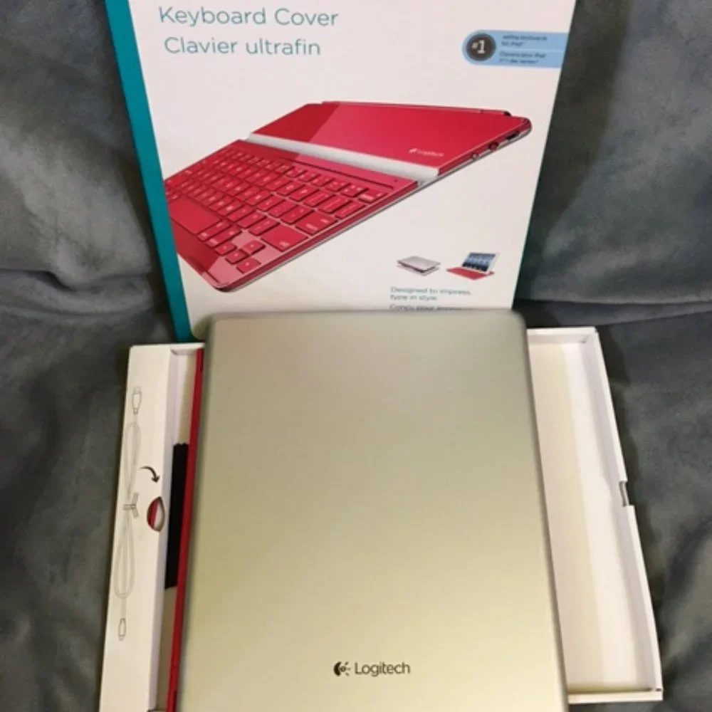 Logitech Keyboard iPad Cover